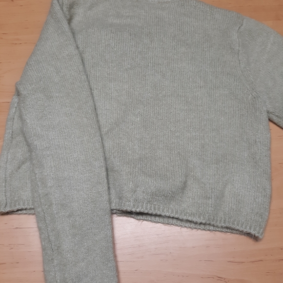 Zara Cropped Sweater - Picture 7 of 10